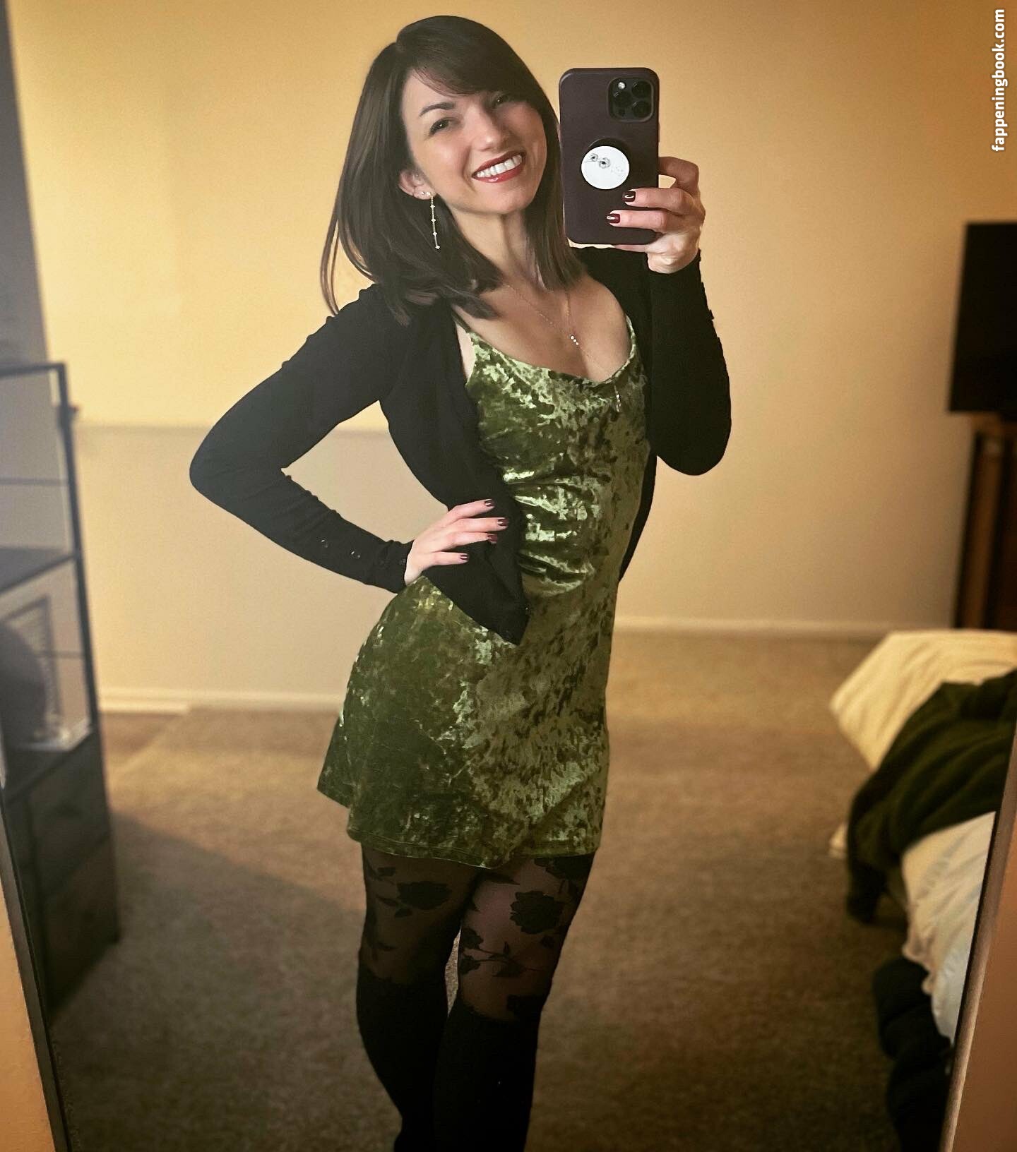 madiiitay itsmecat - swing on playboy threesome wife pics