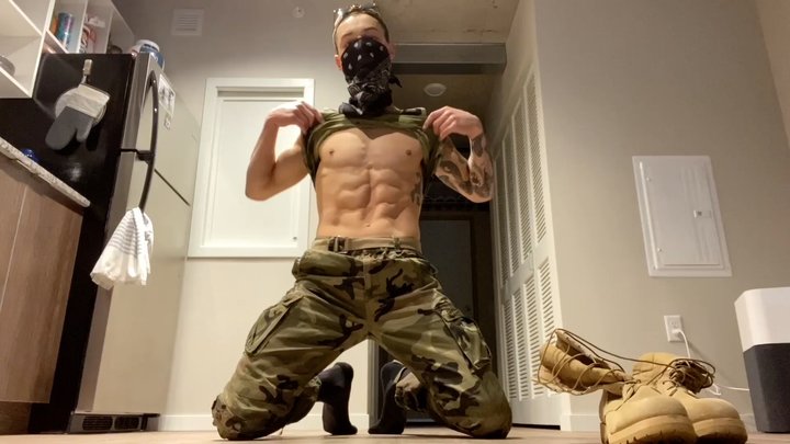 bethany dudley like muscle hunk jerking off photo charlotta nordell recommends muscle hunk jerking off pic