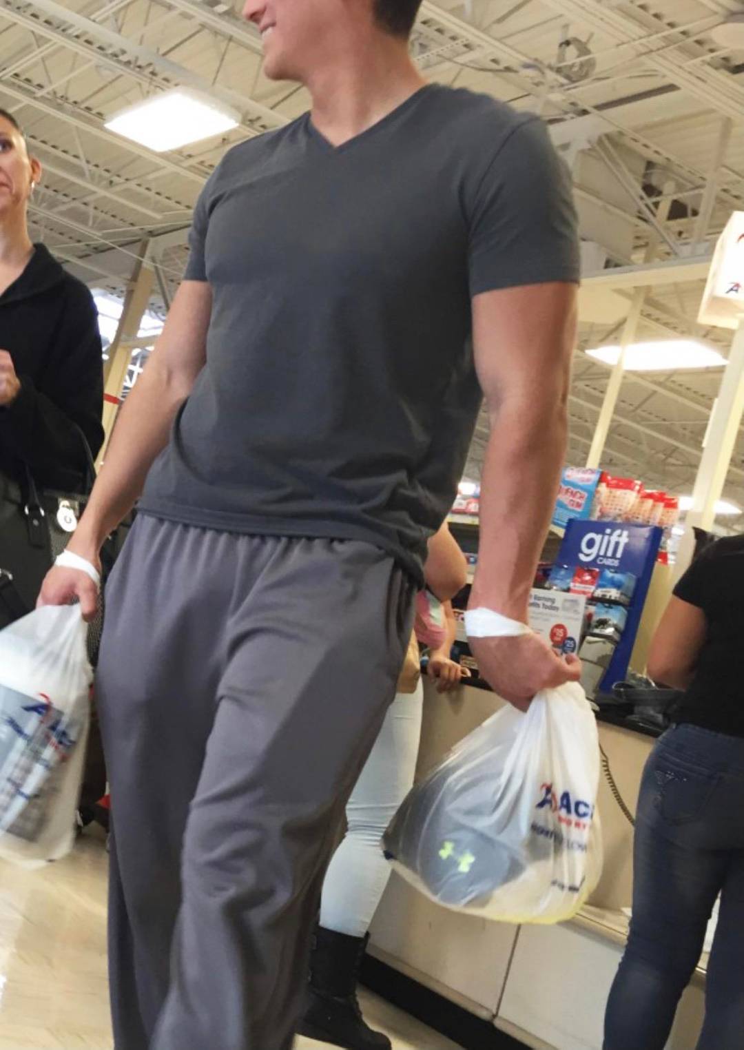 charles locke jr like buldge in public photo carin bergman recommends buldge in public pic