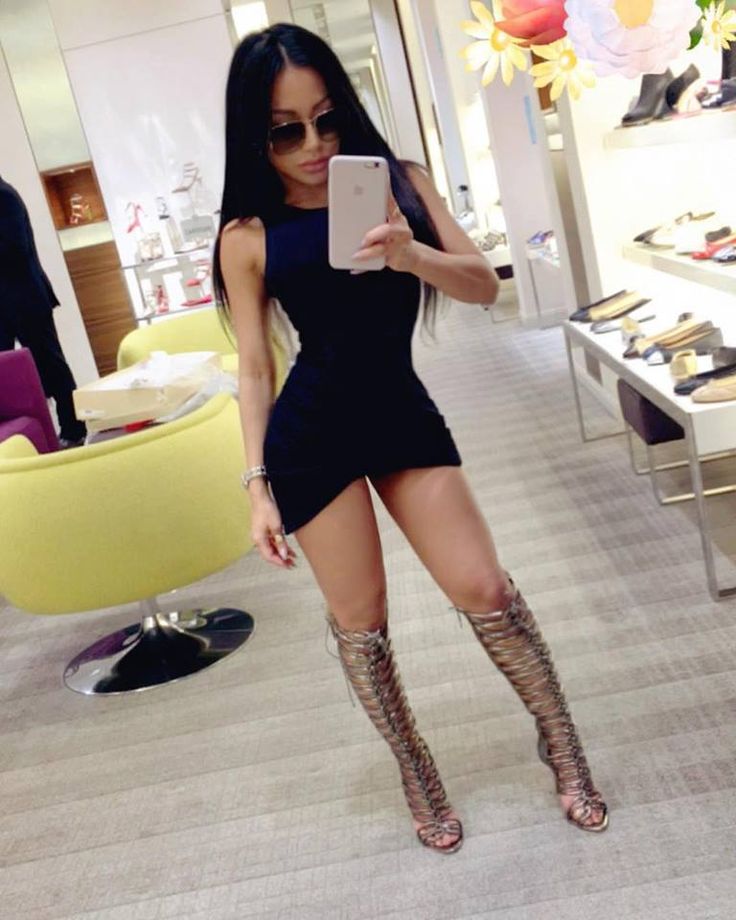 nadia ali foot