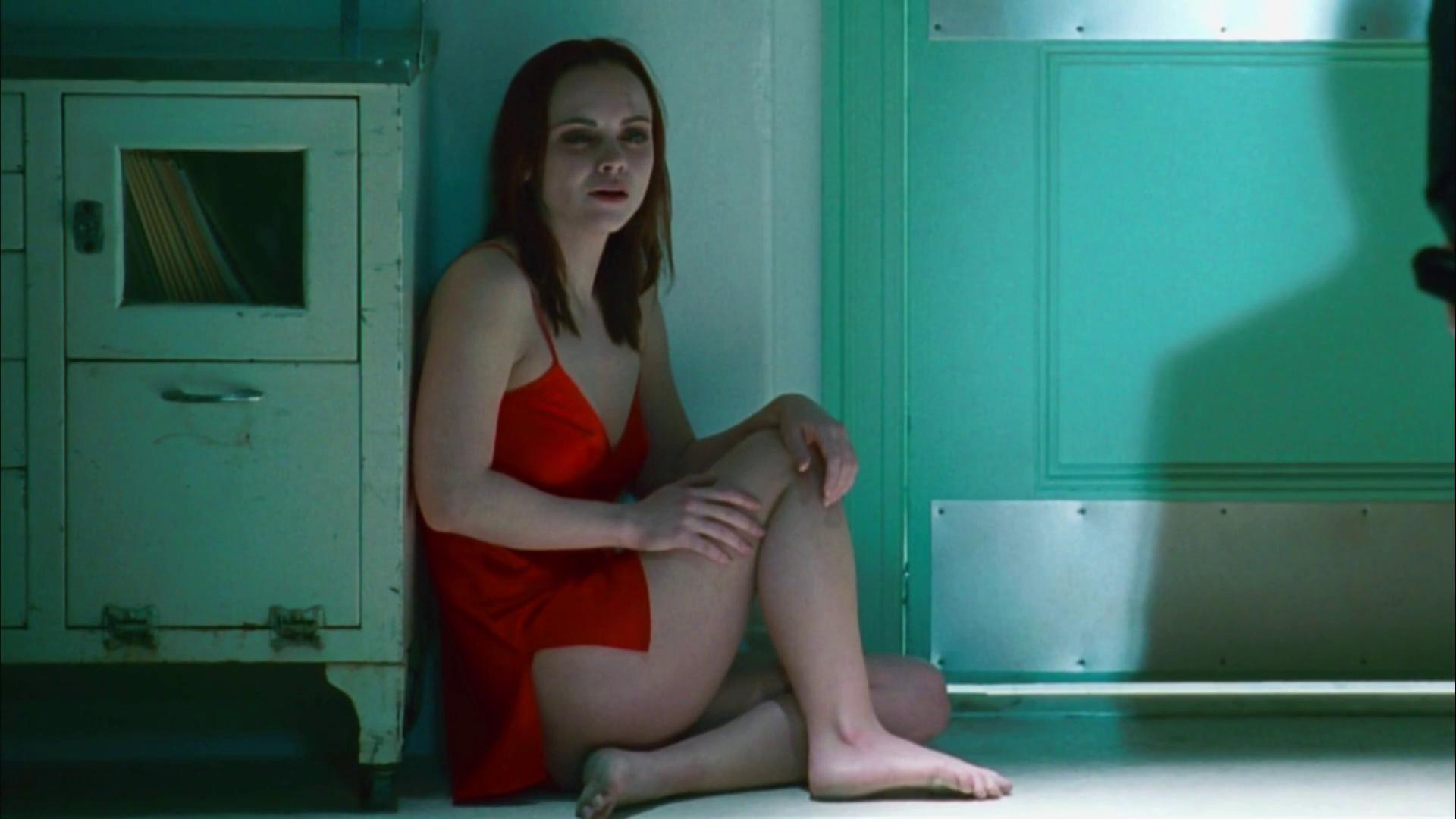 debbie wiggin recommends Christina Ricci Legs