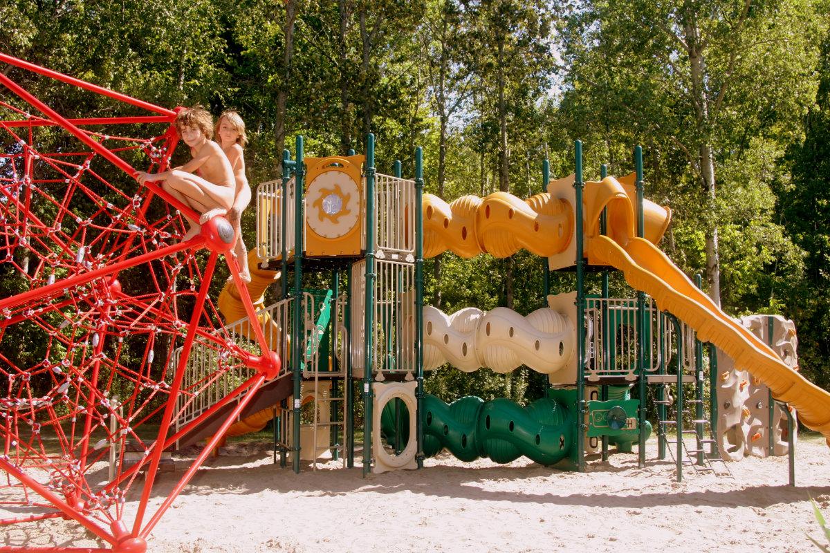 nudist family fun - ashley moonrox xxx stacey bloom