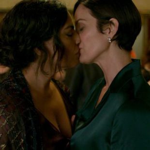 brooks martinez recommends Carrie Anne Moss Nude