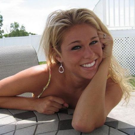 Best of ex girlfriend footjob dora hurtado share mellisa midwest photos