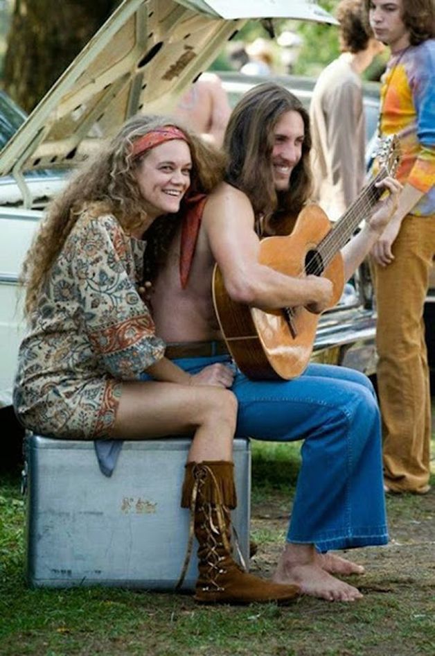 naked hippie teens - bouncing boobs solo mother gives blow job