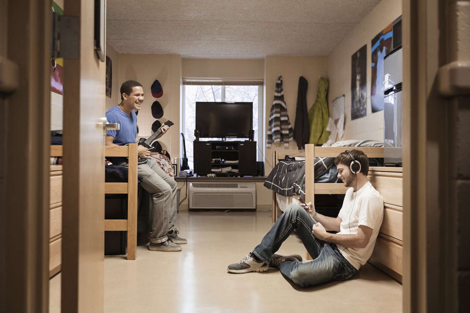 All My Roomates Love 10 bay com curt melton recommends All My Roomates Love 10