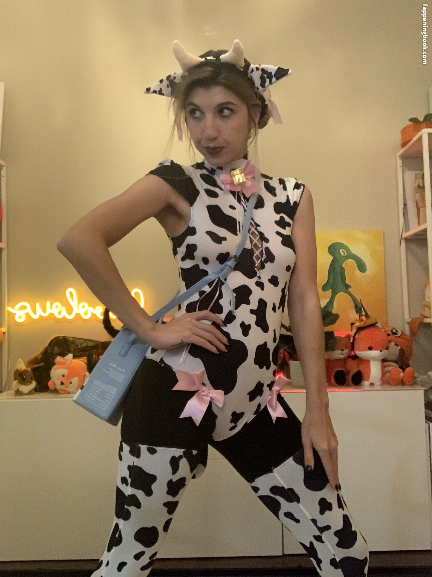 frivolous fox nudes - phoenix marie abella danger bang bus free