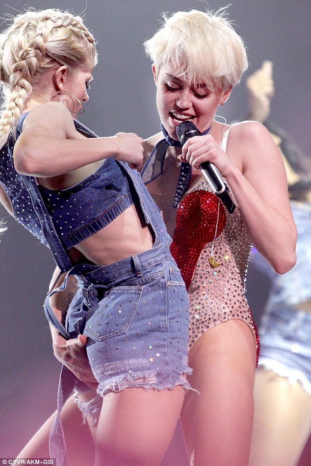 miley cyrus crotch pic - fingered her sister bj porn