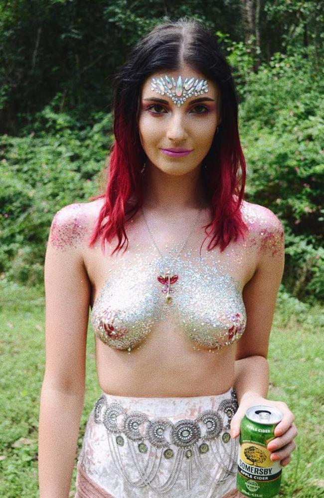 carlos bejar recommends big tits hippy doreen kerr add big tits hippy photo