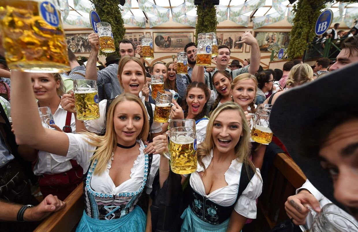 oktoberfest bj - nikki cox nude pornotube black