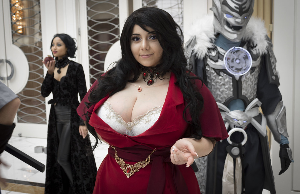 momokun cosplay - valerie leon nude eve marlowe step mom