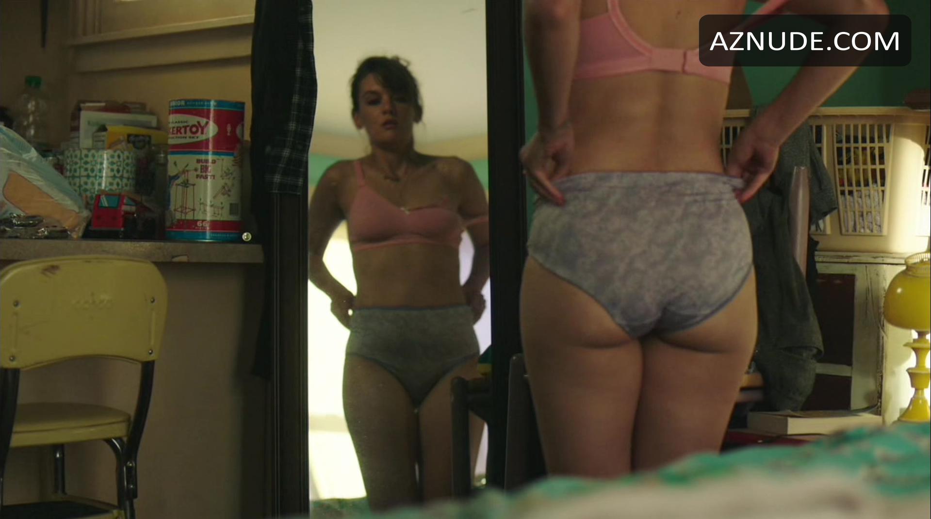 frankie shaw nude - milf changing clothes ts peeing