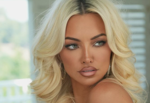 diana bouldin recommends lindsey pelas livestream pic