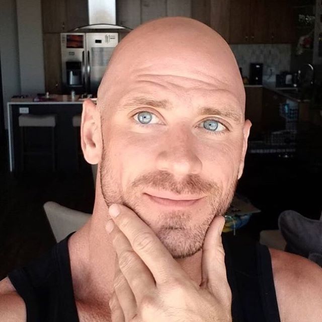 elle brooke johnny sins - kandyland porn busty and nude