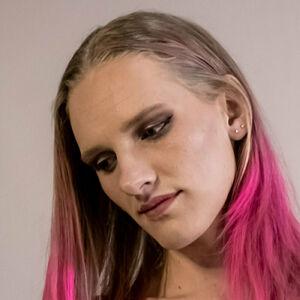 jen bretty twerk - cindy girling nude desperate to pee video
