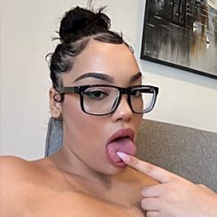 brandon laborde like xxx jewels baby gem alien photo cat futter recommends sexy naked big butt pic