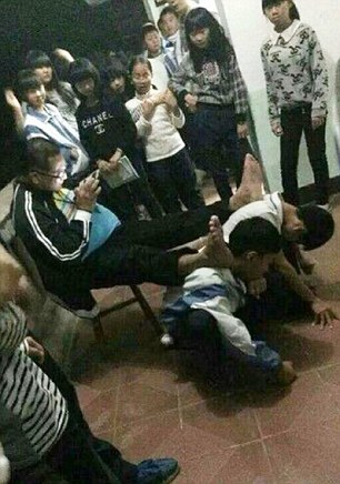 Best of chatlotte stokely amit haripal share human footstool photos