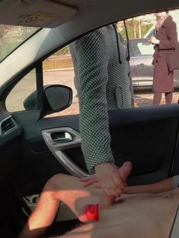 brenda plunkett like public handjob cumshot photo chelsea alston recommends public handjob cumshot pic