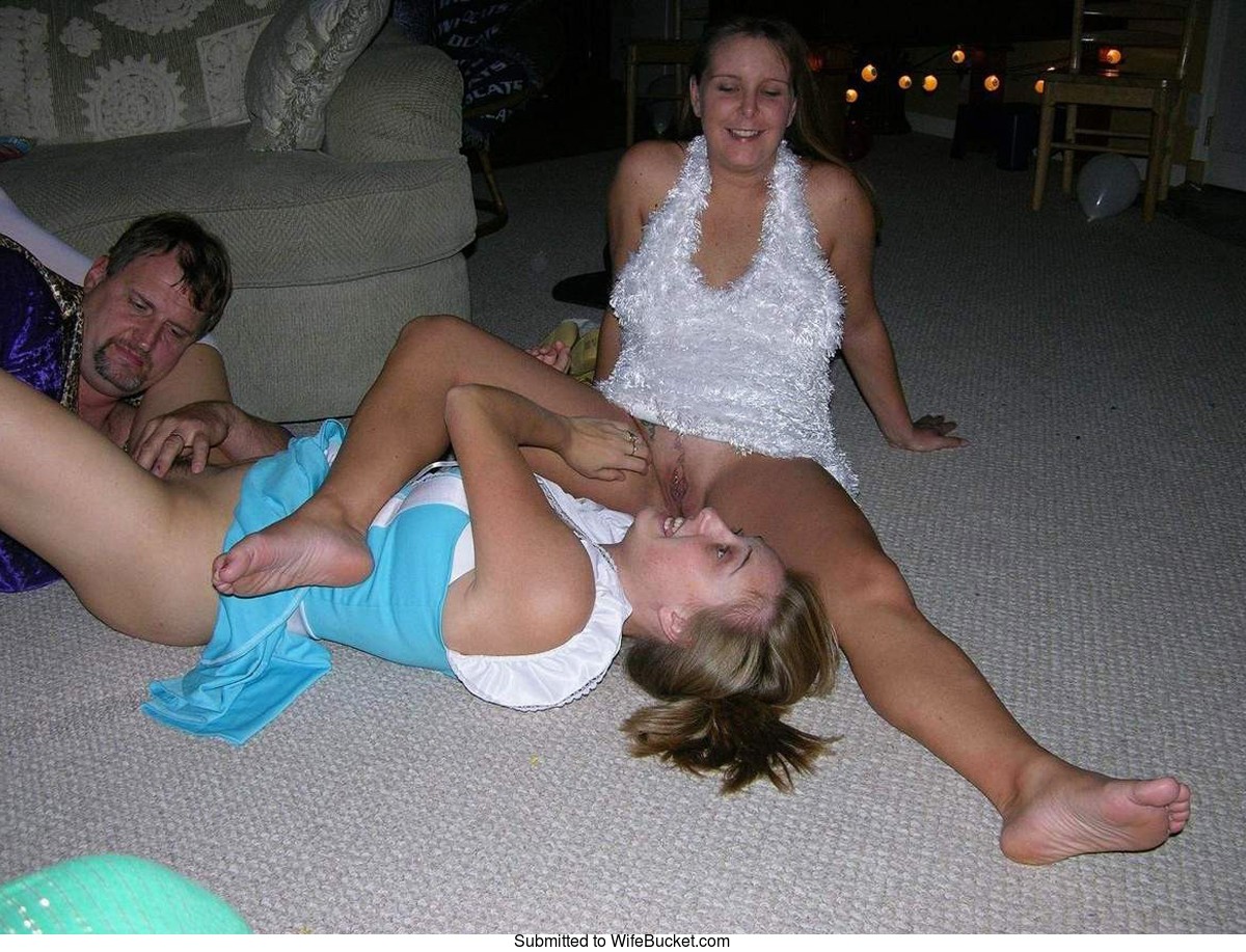 amy cunniffe like wifebucket swingers photo alistair stead recommends wifebucket swingers pic