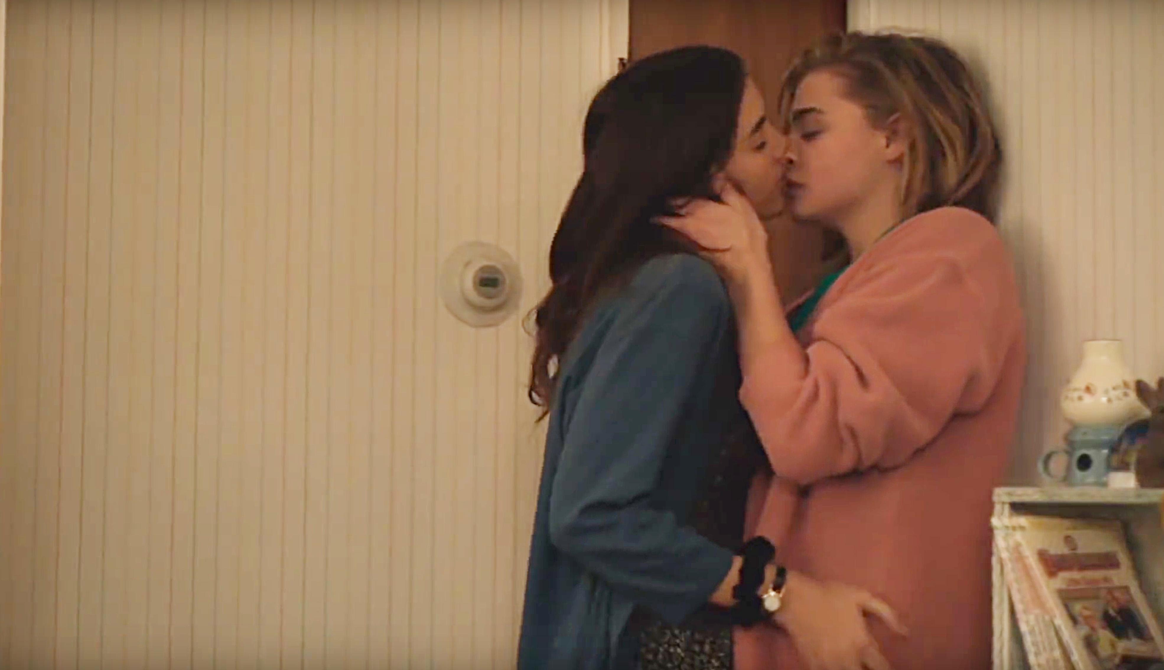 Best of anime fingering porn brittany howland share is chloe grace moretz lesbian photos