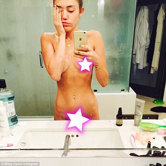 Best of jennifer love hewitt cleavage adam swanner share naked videos of miley cyrus photos