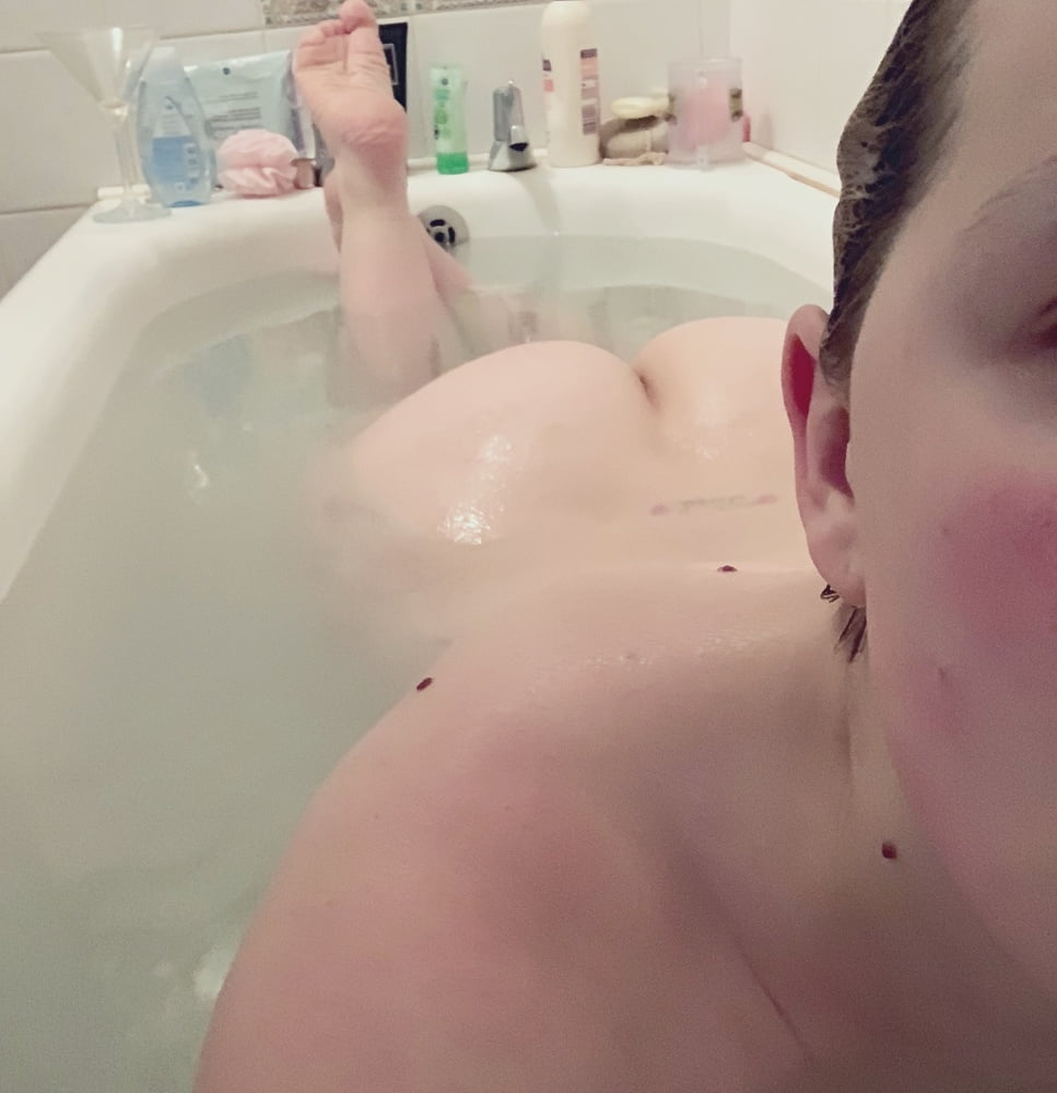 hands on orgasms - dragon ball zhentai bella delphine only fans leaked