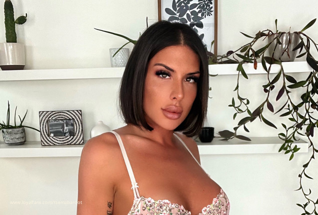 breanna lamont recommends French wife shared