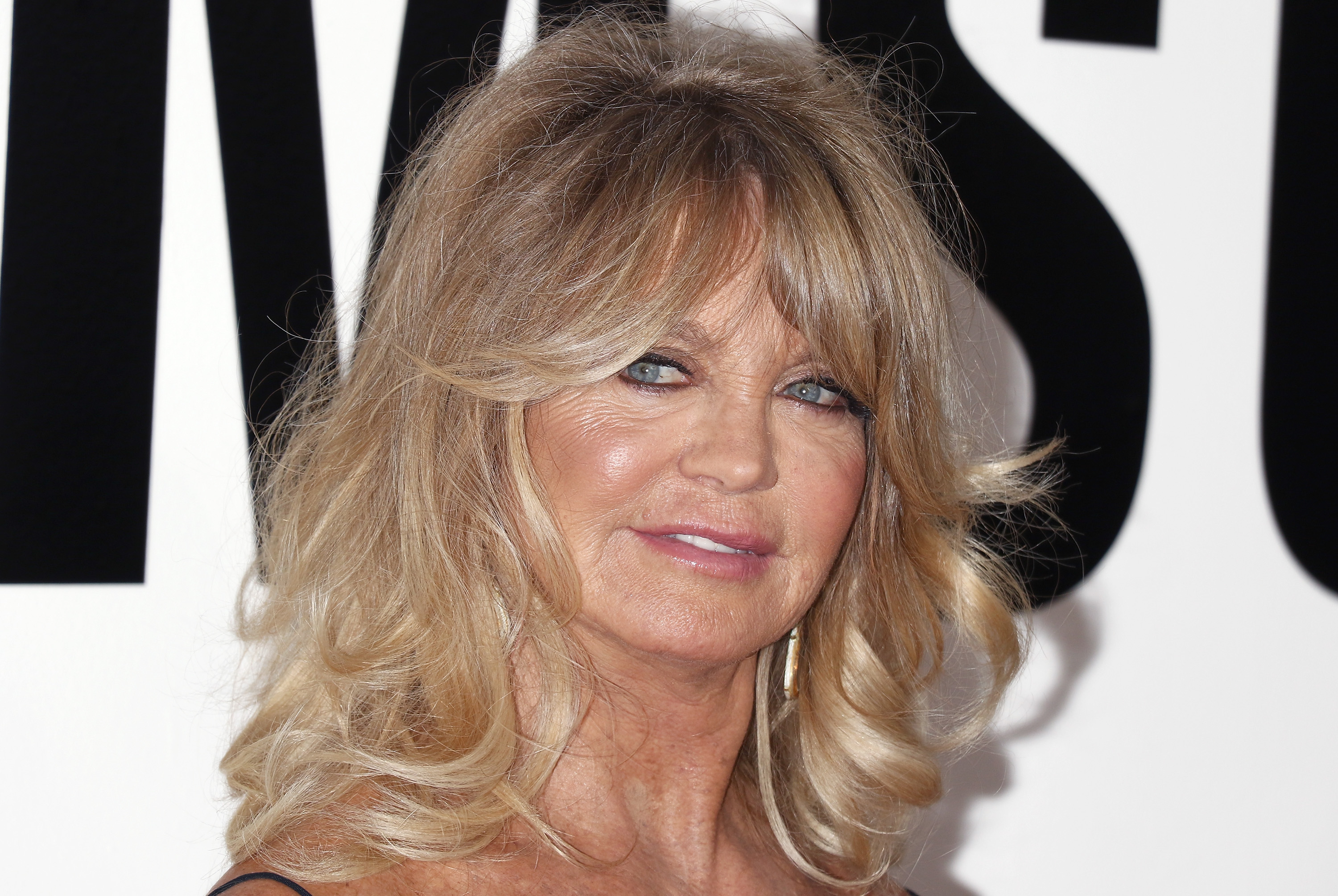goldie hawn naked photos - homemade swinger swap mature facesitters