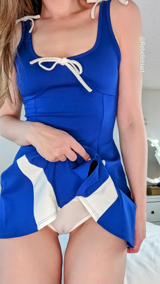 brenna clendaniel recommends Camel Toe Tease