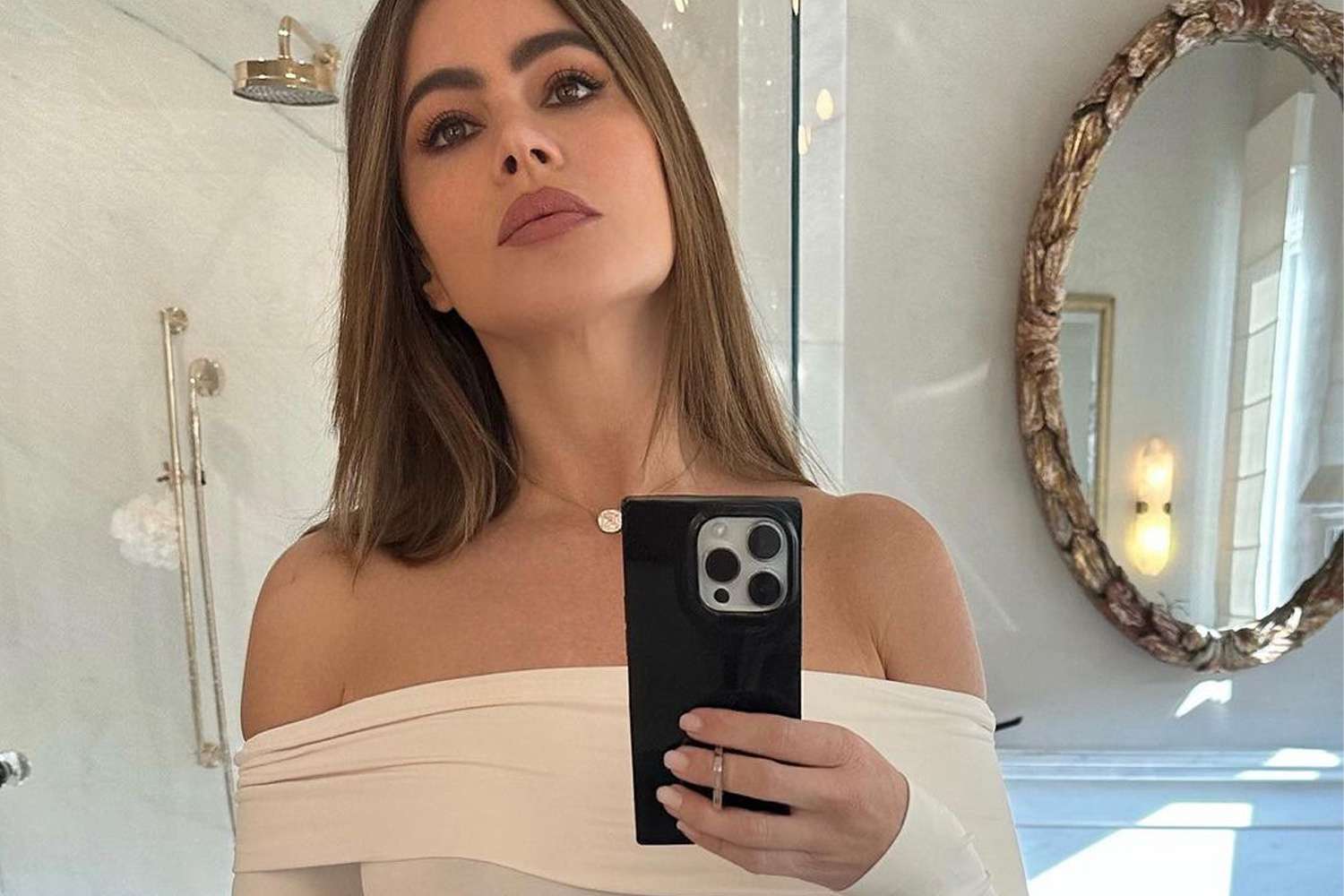 ann beutel like sofiavergara naked photo derek schroeter recommends sofiavergara naked pic