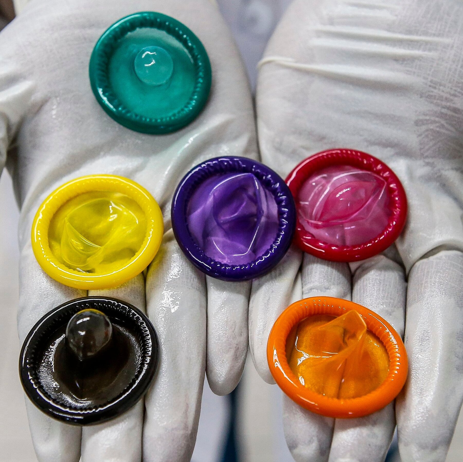 amy swainston like condom anal porn photo anton zuev recommends condom anal porn pic