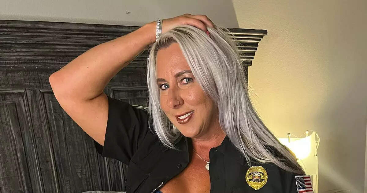 barbara oberst recommends Lieutenant Bella Lexi