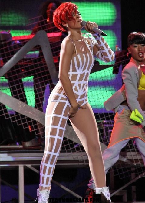 dasia holloway recommends rihanna masterbation cheryl almasy add rihanna masterbation photo