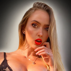 ashley giaccio recommends scarlet chase onlyfans pic