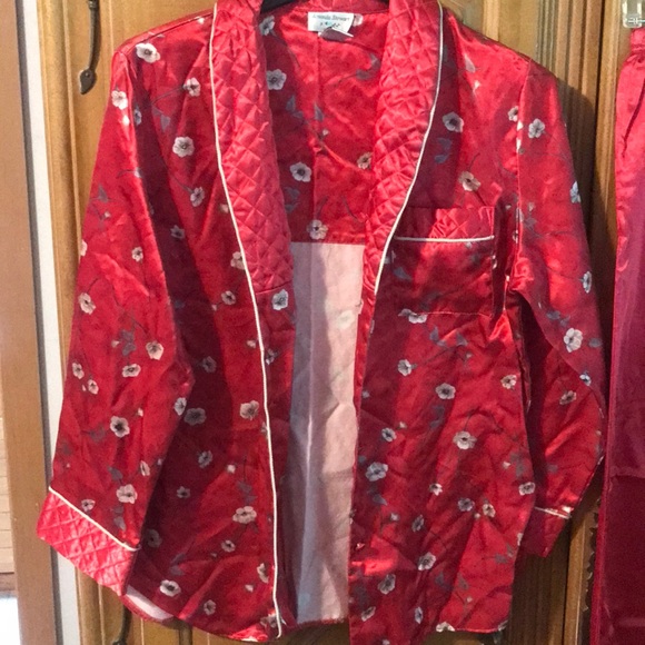 amanda stewart pajamas - aria lee solo indonesia bugil