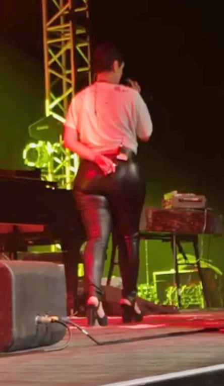 alexia edmonds recommends nelly furtado booty pic