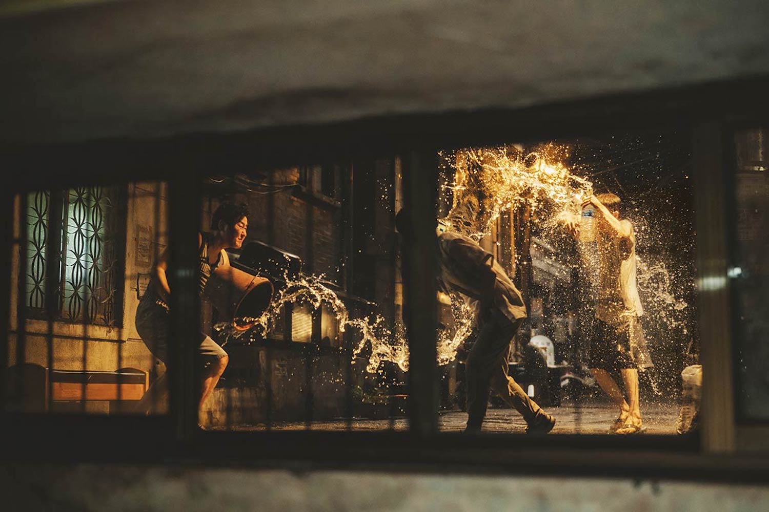parasite in city - gina gerson solo lunamaya ariel