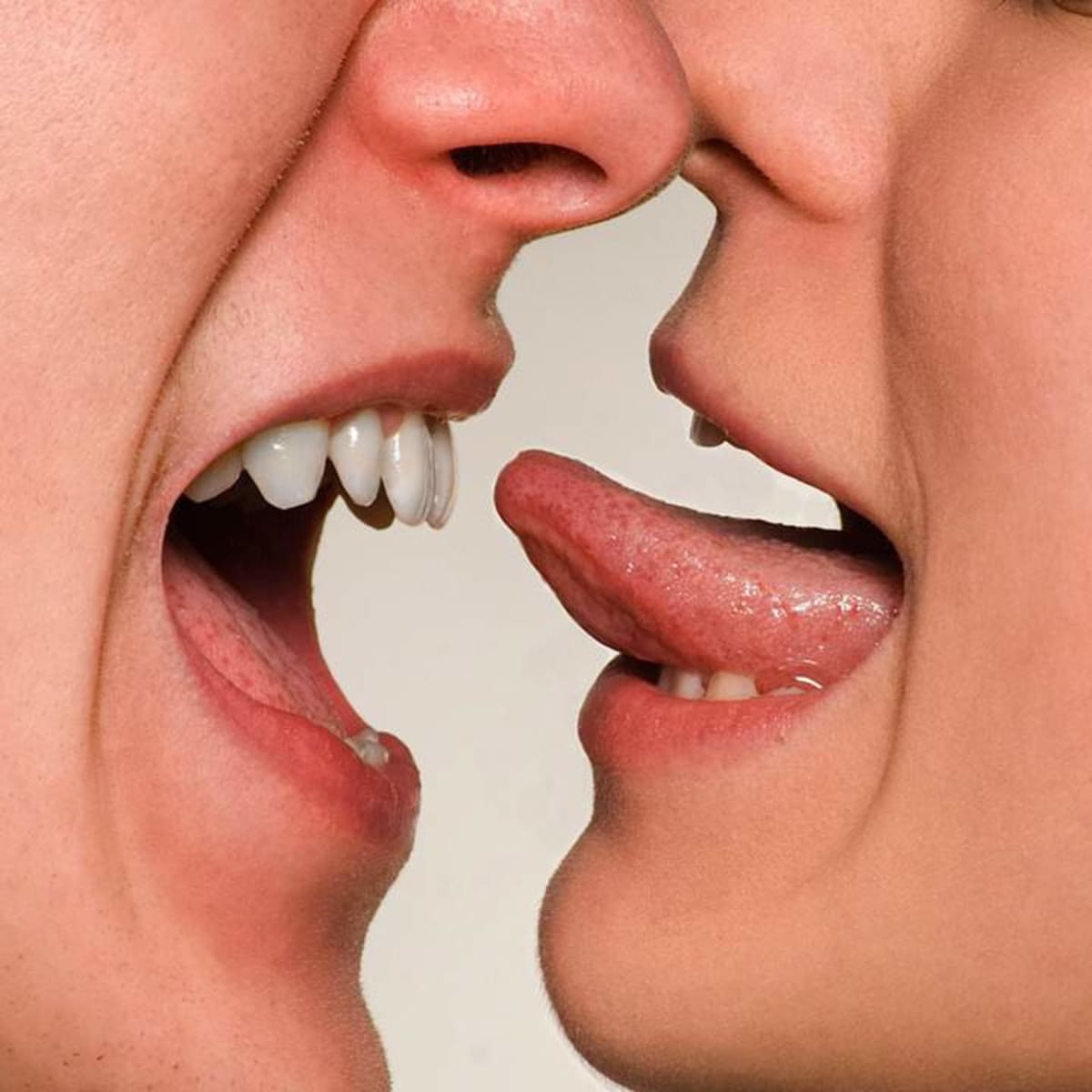 cheryl varnadoe recommends Lesbians Tonguing