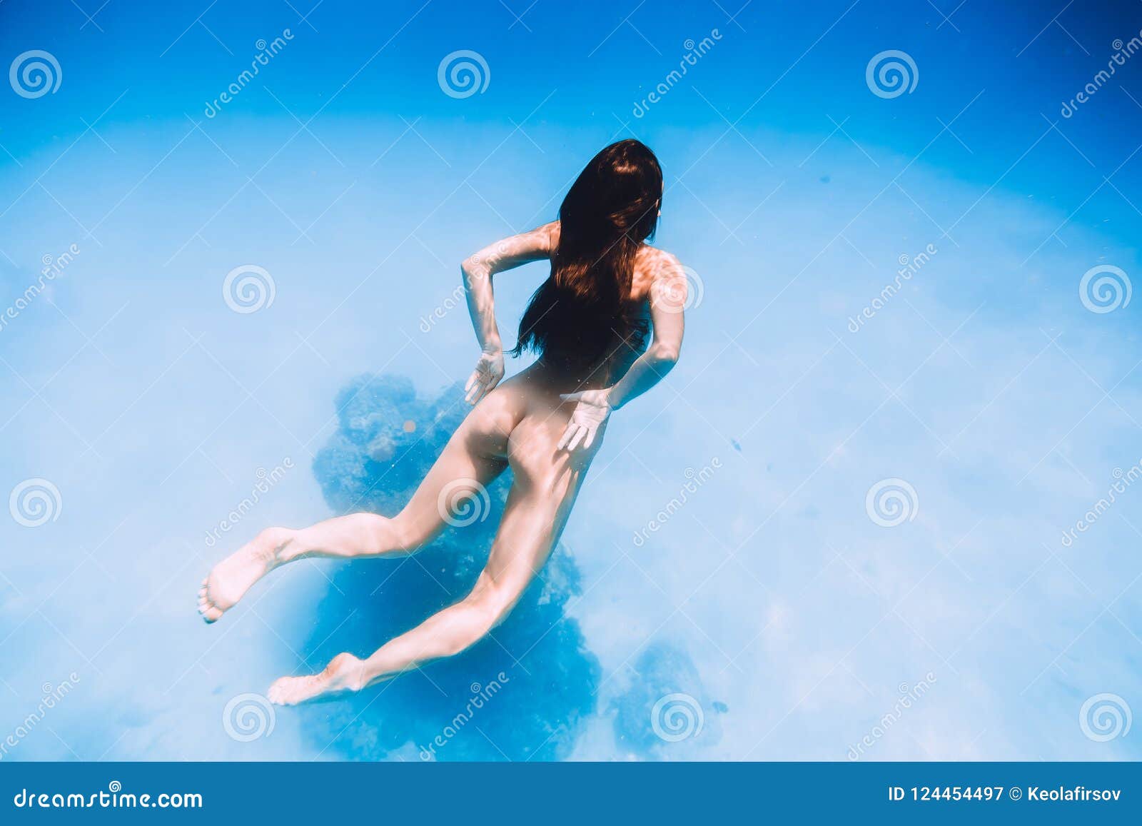 chris contos recommends women swimmers naked pic