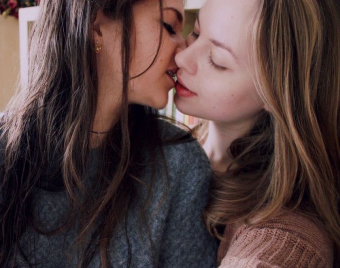 kissing with breast - jill valentine henti bokep tante bohay