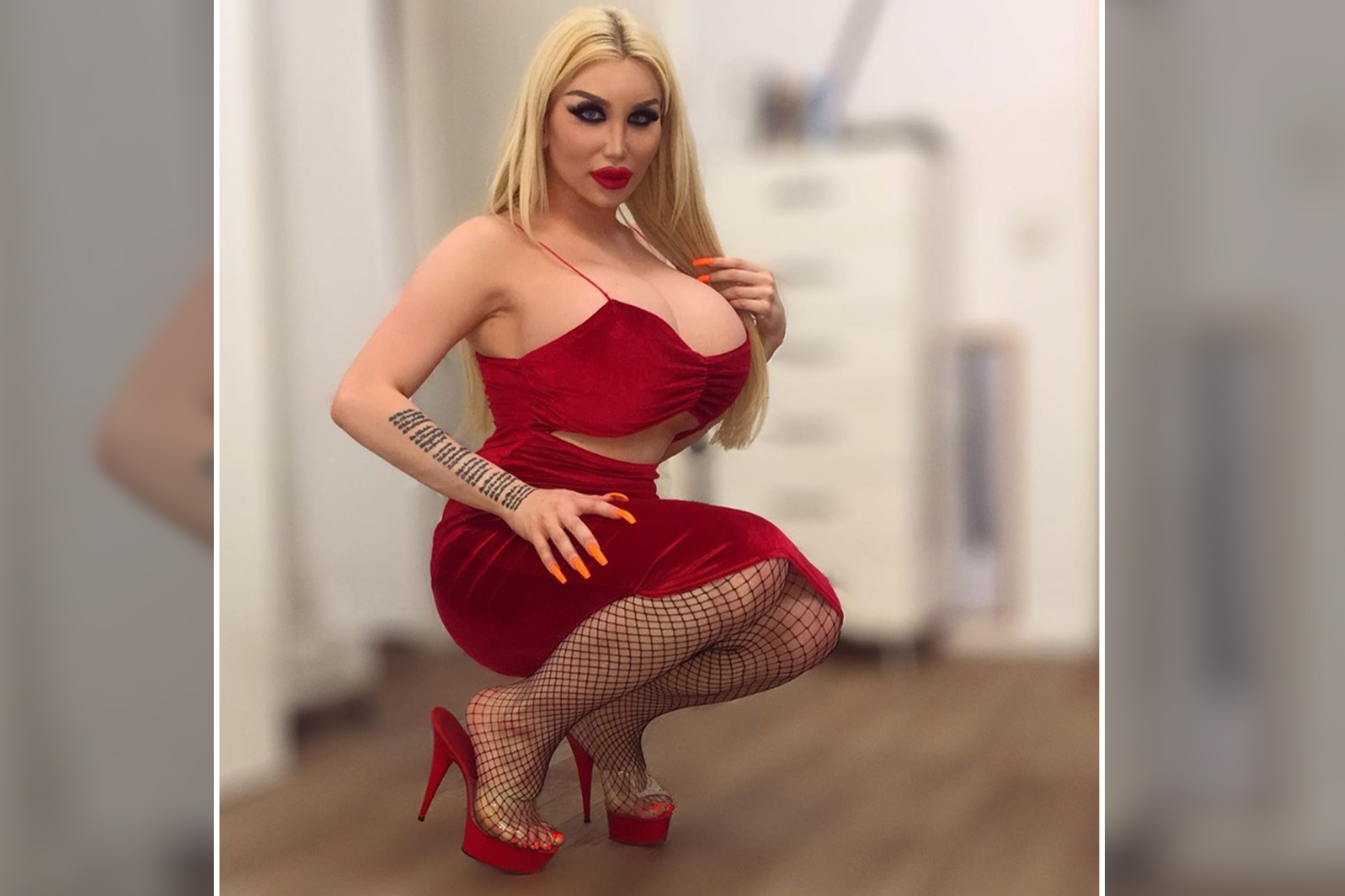 carly rippon recommends big tits high heels arniel vismanos add big tits high heels photo