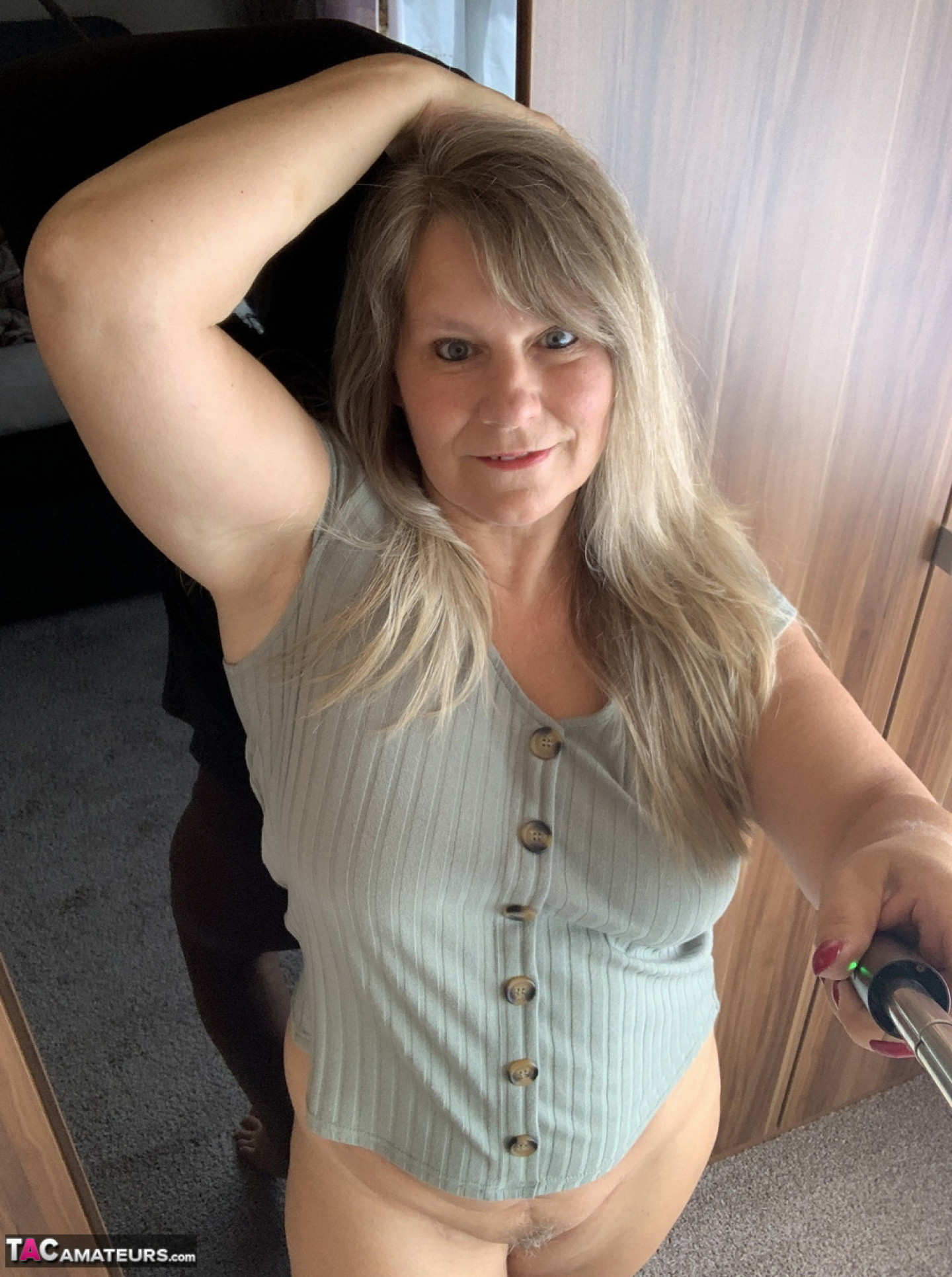 alicia wojcik recommends wife nude selfie pic