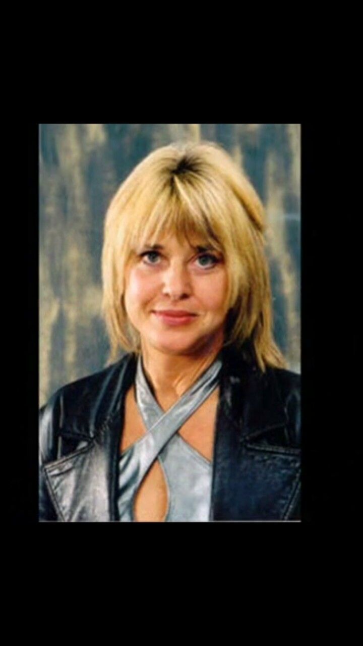 suzi quatroux - jillian bell feet hung tranny sex