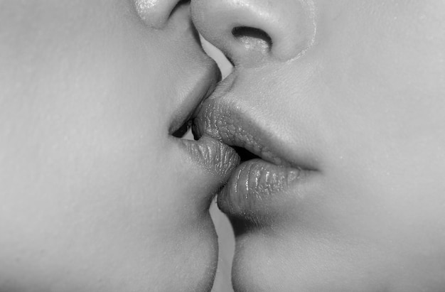 Black Lesbians Tongue Kissing in law diane reavis recommends Black Lesbians Tongue Kissing