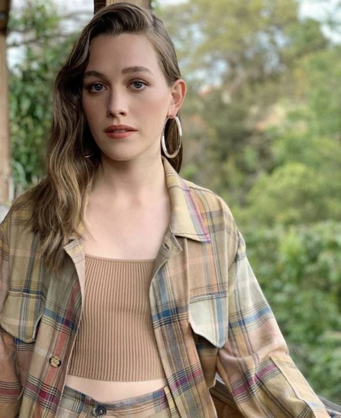 victoria pedretti hot - teenslovemoney porn bella thorne nudde