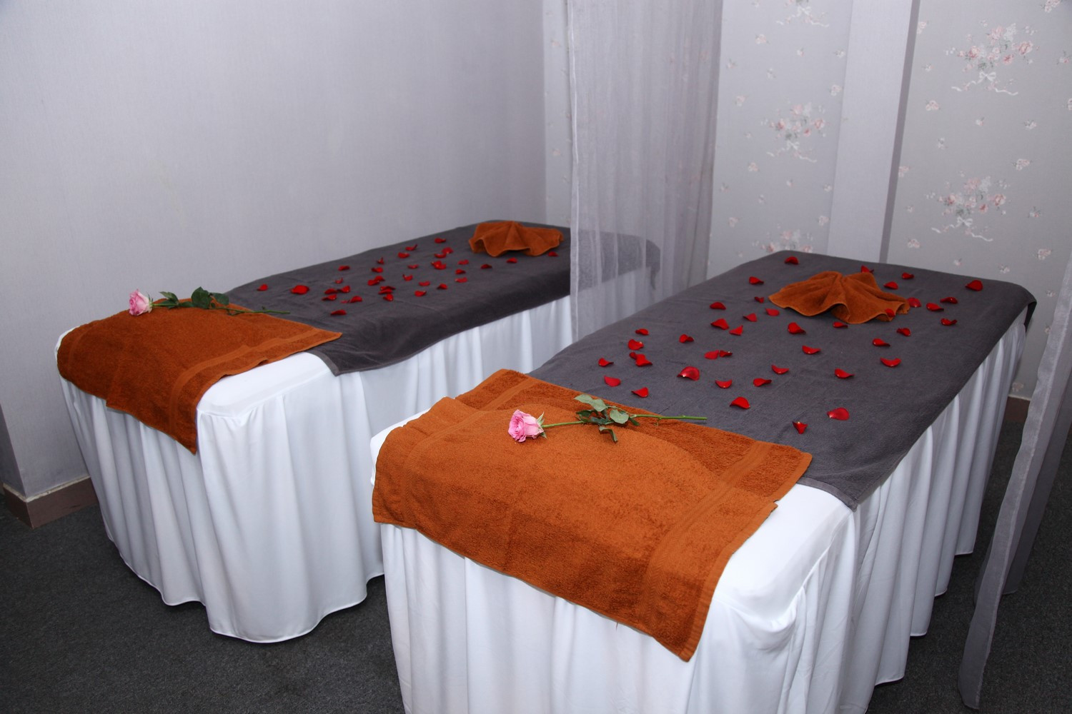 bill froberg recommends Massage Room Cam