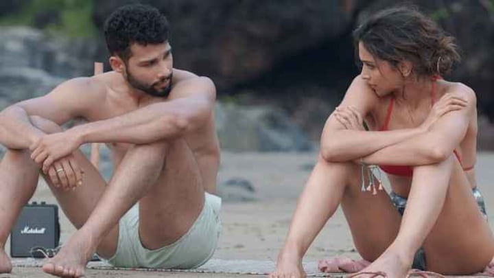 autumn burton recommends Deepika Padukone Pornography