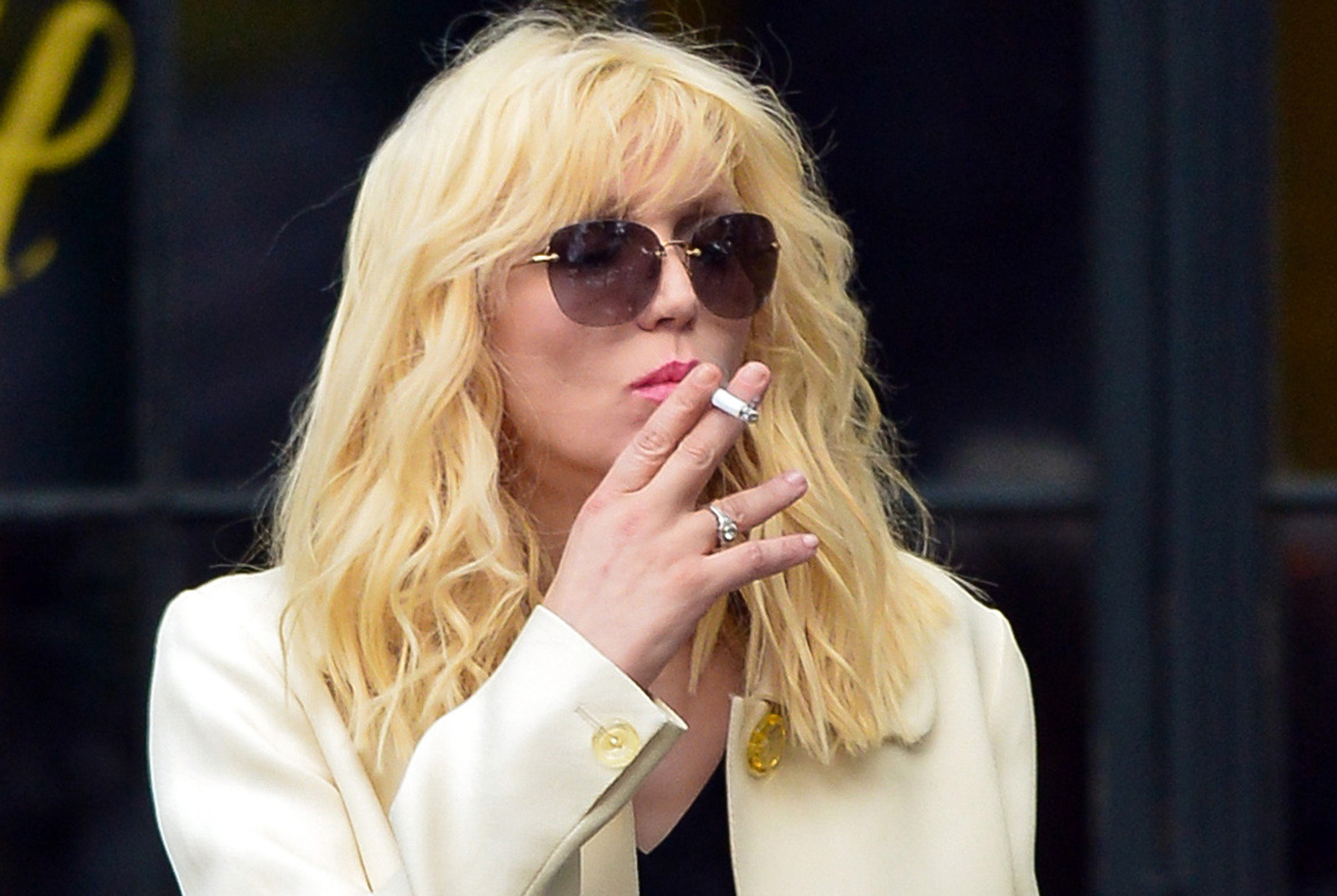 anthony alban recommends Courtney Smoking