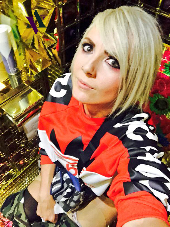 jessica nigri sexy - women humping men teens masterbaiting