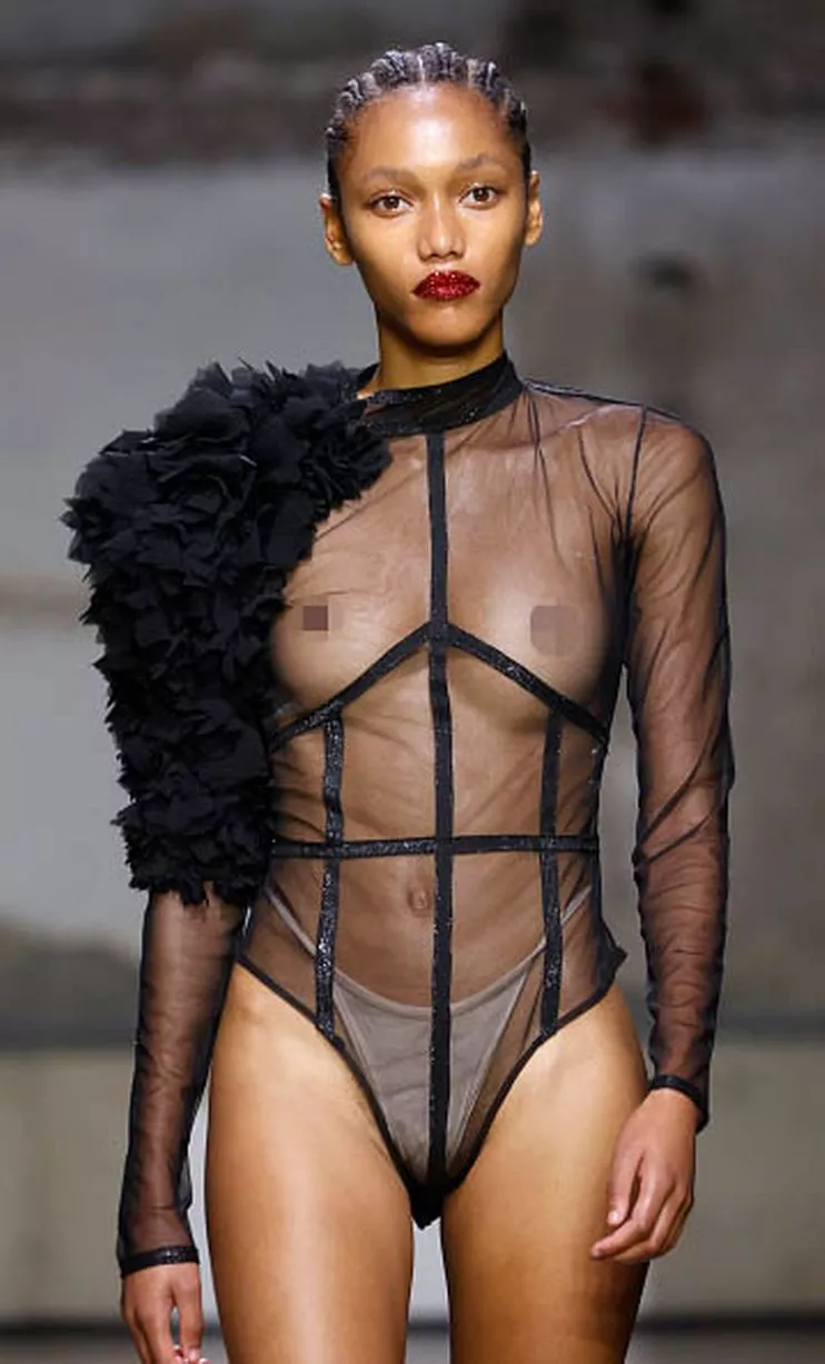 Best of nude round butt andy mize share naked runway photos